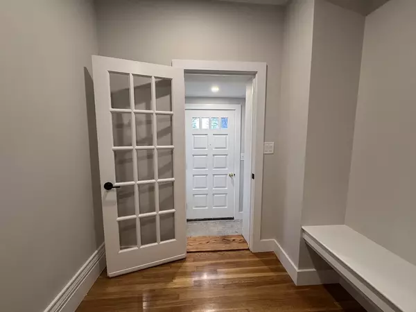 Reading, MA 01867,57 Salem St #57