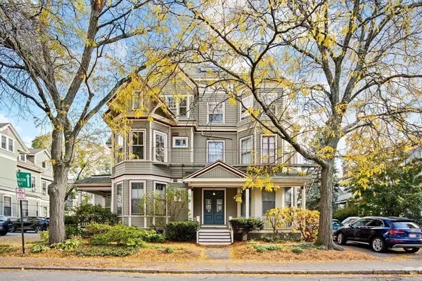 Brookline, MA 02445,72 Cypress St #1