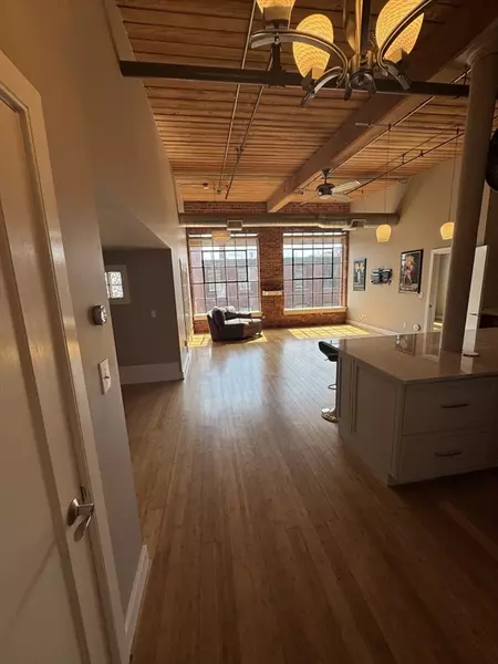 491 Dutton St #504, Lowell, MA 01854