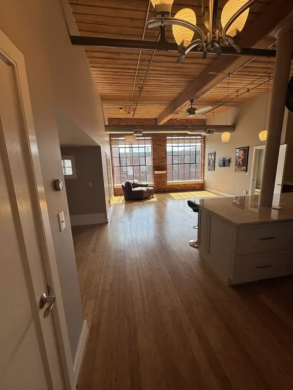 491 Dutton St #504, Lowell, MA 01854