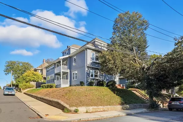 Boston, MA 02132,121-123 Willow St #2