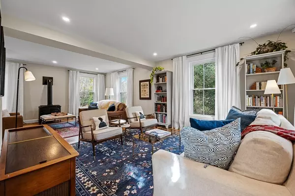 Mendon, MA 01756,13 Blackstone St