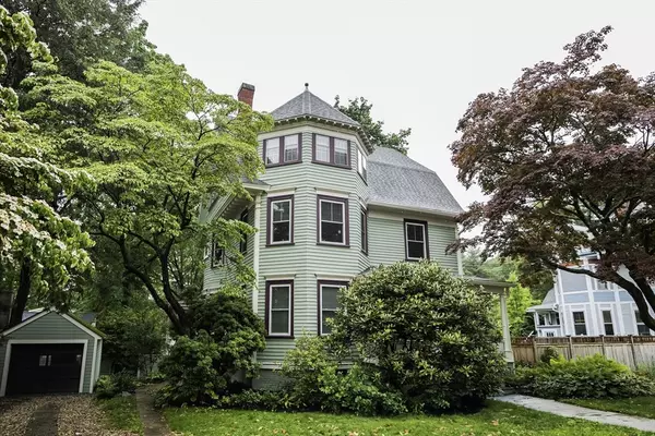 Amherst, MA 01002,18 N Prospect St