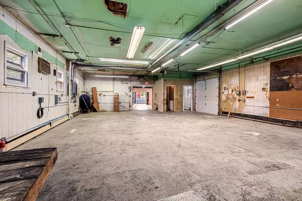 North Attleboro, MA 02760,13 East St