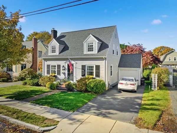 37 Hobomack Rd, Quincy, MA 02169