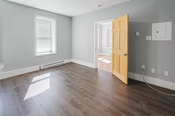 Worcester, MA 01601,24 Charlton Street #7