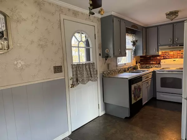 Millbury, MA 01527,19 Rice Rd