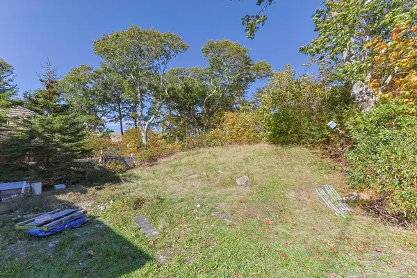 Provincetown, MA 02657,27 Captain Berties Way