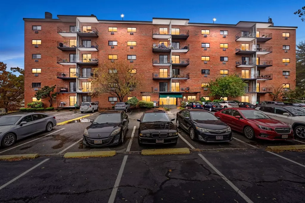 Framingham, MA 01701,1321 Worcester Rd #109