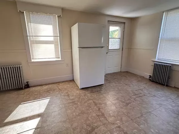 Greenfield, MA 01301,6 Chapman Ct