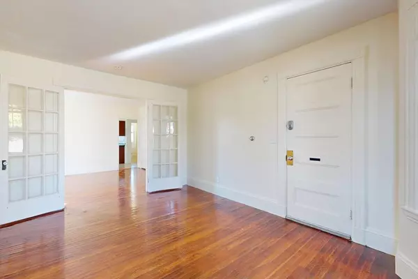 Watertown, MA 02472,539 Mt Auburn St #2