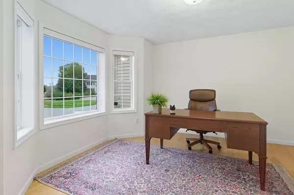 Westford, MA 01886,9 Loon Way