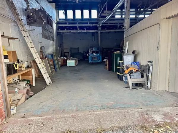 West Springfield, MA 01089,216 Day