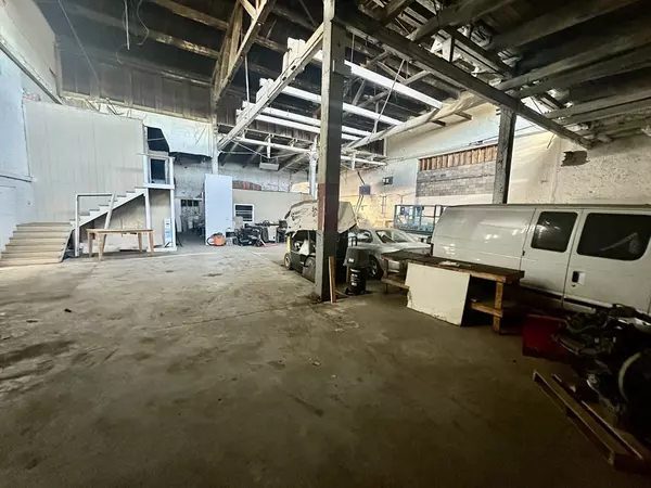 West Springfield, MA 01089,216 Day