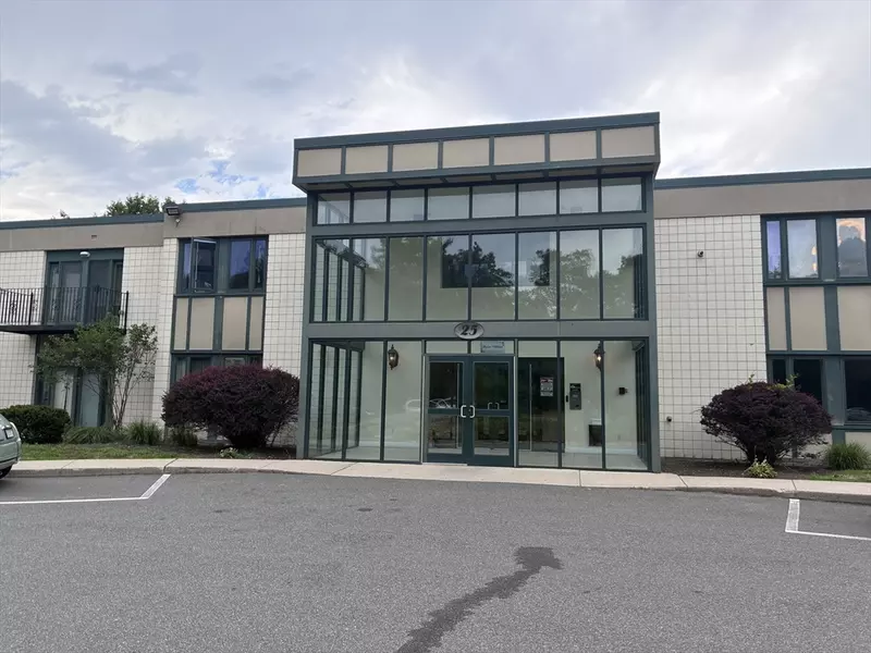 25 Alpine St #7, Boston, MA 02136