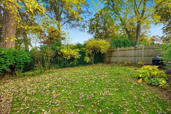 Newburyport, MA 01950,17 Madison Street