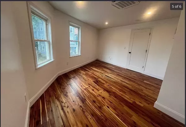 Chelsea, MA 02150,305 Carter St #1