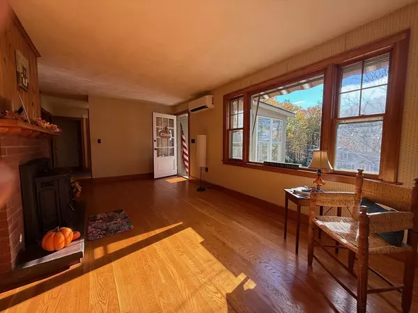 Deerfield, MA 01373,7 Stage Road