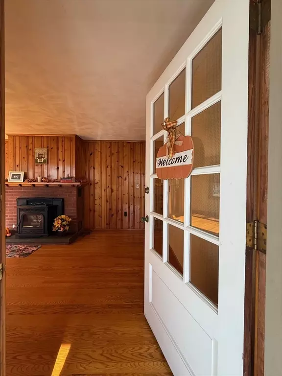 Deerfield, MA 01373,7 Stage Road