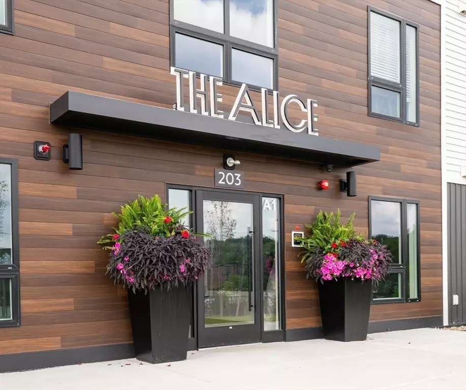 Wilmington, MA 01887,203 Lowell St. #304