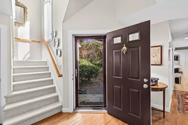 Cohasset, MA 02025,100 Pond Street #10