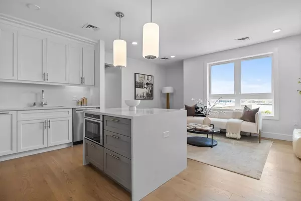 Boston, MA 02128,301 Border Street #49