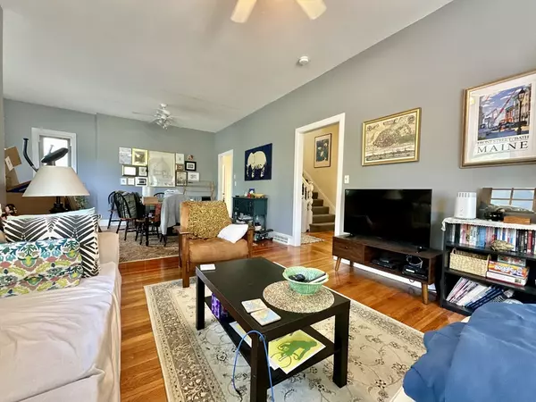 Boston, MA 02130,512 Centre St #2