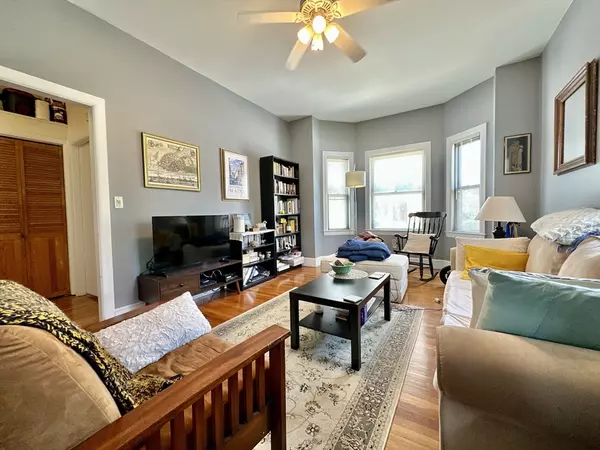 Boston, MA 02130,512 Centre St #2