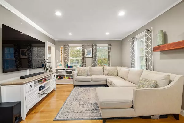 Maynard, MA 01754,16 Pine St