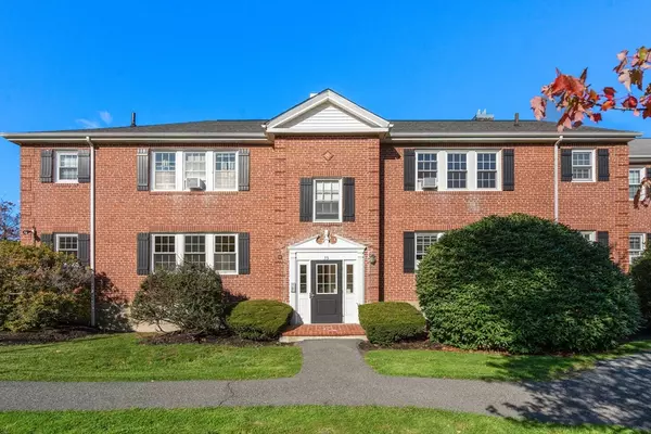 33 Hammond Pond Pkwy #2, Newton, MA 02467