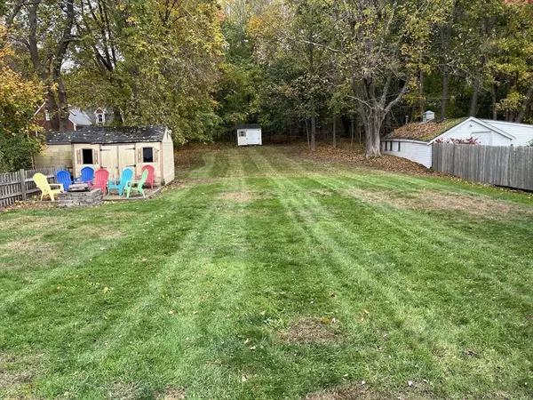 Lakeville, MA 02347,9 Taunton St