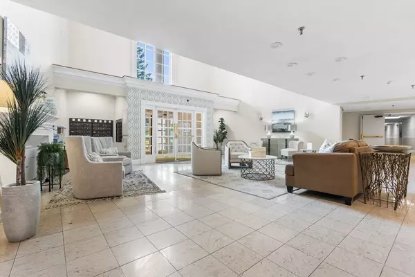 Salem, MA 01970,50 Freedom Hollow #407