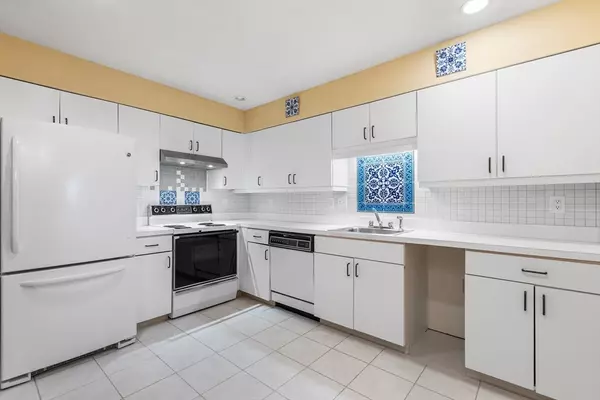 Salem, MA 01970,50 Freedom Hollow #407