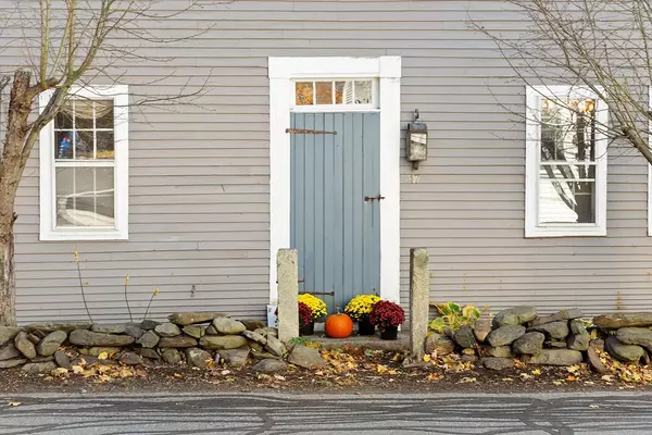 Sterling, MA 01564,17 Maple St