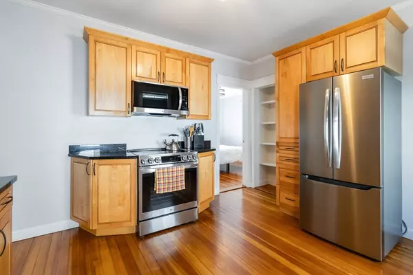 Watertown, MA 02472,25 Oakland #25