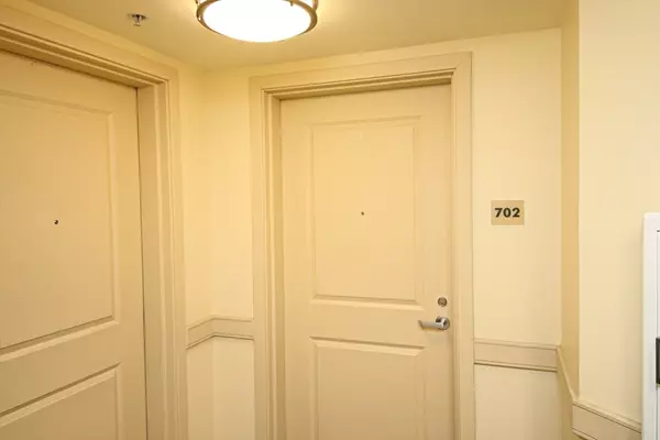 Chelsea, MA 02150,175 Cottage St. #702