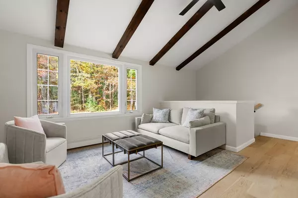 Acushnet, MA 02743,293 Mendall Rd