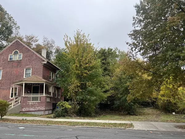 Springfield, MA 01101,0 Central St