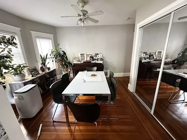 Somerville, MA 02145,72 Grant St #1