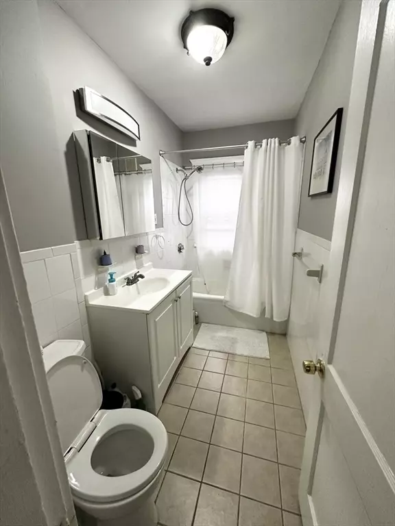 Somerville, MA 02145,72 Grant St #1