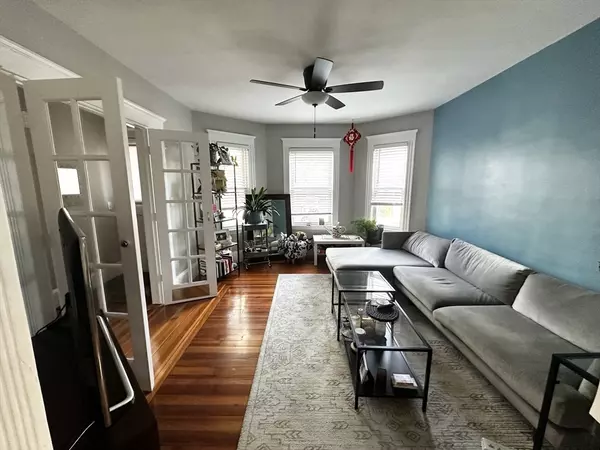 Somerville, MA 02145,72 Grant St #1