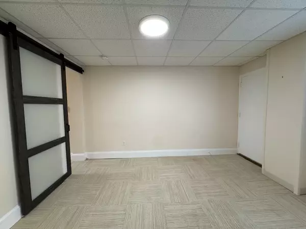 North Attleboro, MA 02760,104 Church St #4