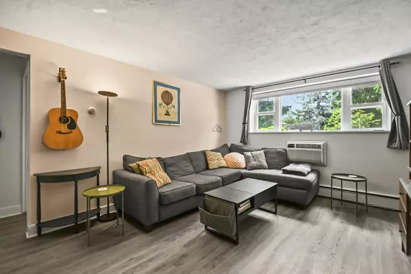 Waltham, MA 02452,1105 Lexington Street #10-2