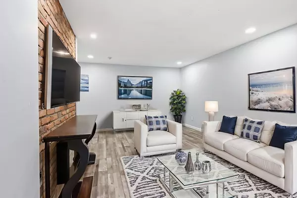 Chelmsford, MA 01863,180 Tyngsboro #C3