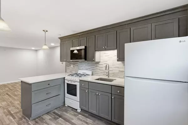 Chelmsford, MA 01863,180 Tyngsboro #C3