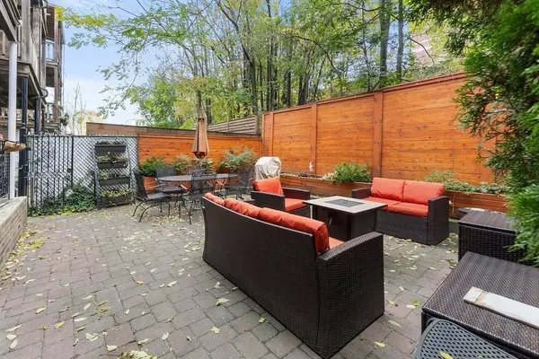 117 Falcon St #3, Boston, MA 02128