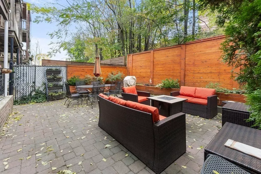 Boston, MA 02128,117 Falcon St #3