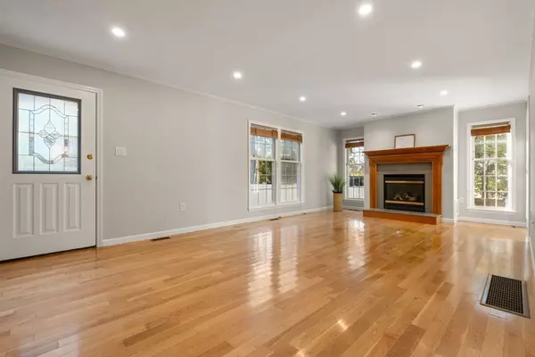 Boston, MA 02136,61 W Milton St #B