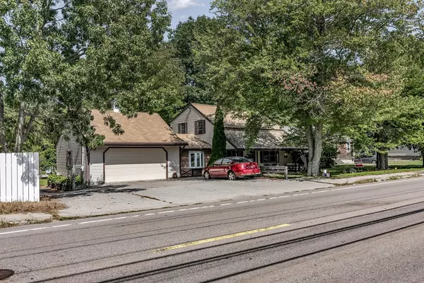 718 Market St, Rockland, MA 02370