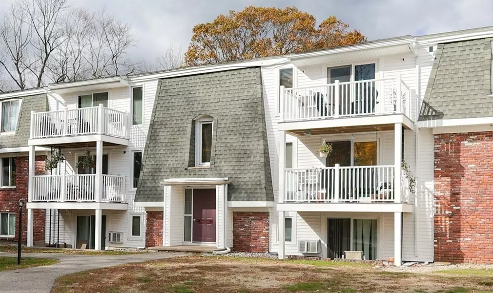 96 Main St #E2, Foxboro, MA 02035